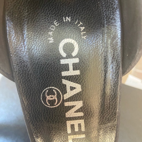 Chanel Black Heels sz 40 - Picture 3 of 8